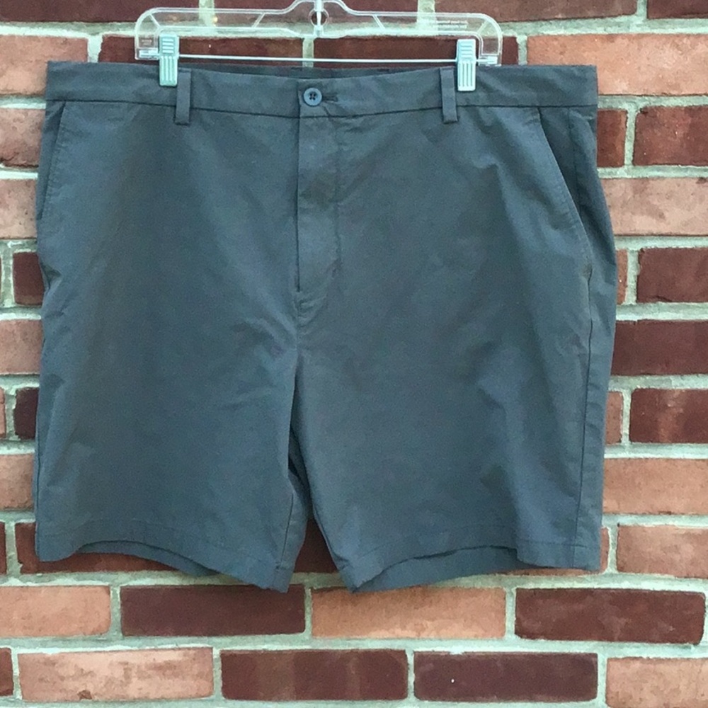 Vineyard Vines Mens performance shirts, excellent condition , size 42, Stretch